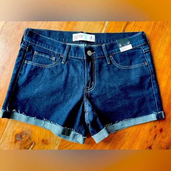 Abercrombie & Fitch Low Rise Dark Denim Shorts - Picture 1 of 5